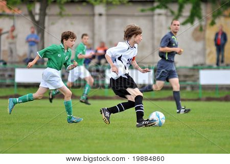 KAPOSVAR ฮังการี - 29 พฤษภาคม: เมท Grabarics (10) ในการดำเนินการที่แดนชิงแชมป์แห่งชาติฮังการี