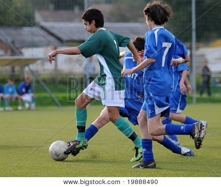 KAPOSVAR, Ungheria - 29 settembre: Balazs Lang (7) in azione presso la u campionato nazionale ungherese