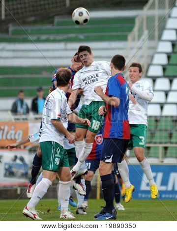 KAPOSVAR ฮังการี - 6 พฤศจิกายน: เบนจามิน Balazs (18) ในการดำเนินการที่เป็นเลิศแห่งชาติฮังการี 