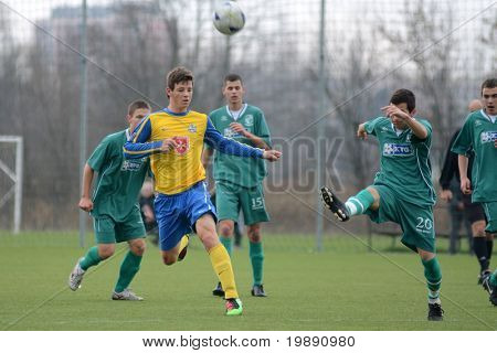 KAPOSVAR ฮังการี - 20 พฤศจิกายน: Daniel Pager (20) ในการดำเนินการในการแข่งขันชิงแชมป์แห่งชาติฮังการี 