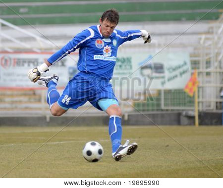 KAPOSVAR, 헝가리-2 월 16 일: Norbert Csernyanszki 헝가리 국립 월드컵 축구 g에서 행동