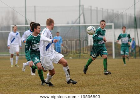 KAPOSVAR, Hongarije - 5 maart: Arpad Horvath (11) in actie in het Hongaars nationaal kampioenschap und