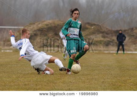 KAPOSVÁR, Maďarsko - 5. března: Lorand Lovasz (R) v akci na Maďarské národní mistrovství unde