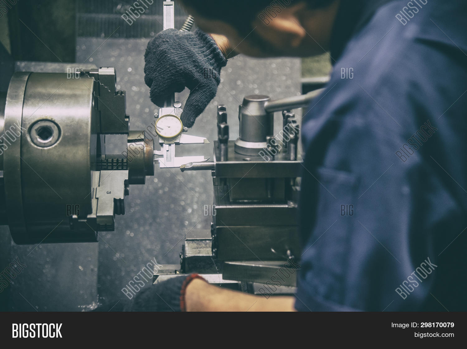 Lathe Machine Operator Image & Photo (Free Trial) Bigstock