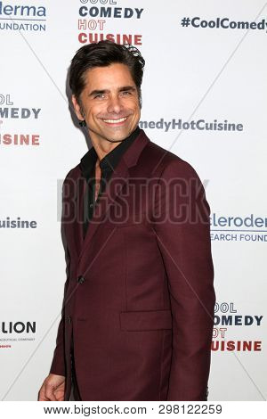 LOS ANGELES - APR 25:  John Stamos at the Cool Comedy, Hot Cuisine 2019 at the Beverly Wilshire Hotel on April 25, 2019 in Beverly Hills, CA