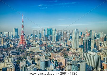 Tokyo, Japan - December 16, 2017 : View Of Cityscape Of Tokyo, Japan With Tokyo Tower