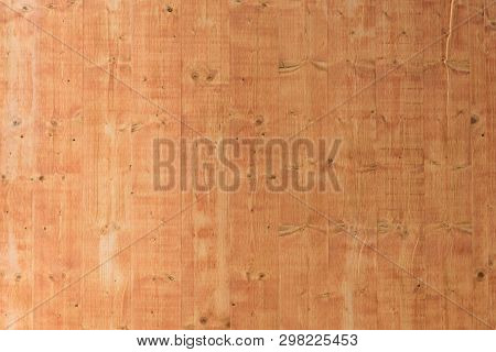 A Simple Glazed Board Wall With Ramification