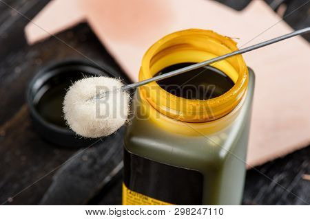 Wool Dauber Applicator