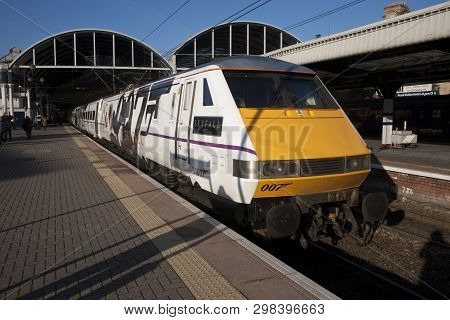 East Coast Trains Class 91 ( Number 91007 ) In Promotional James Bond 007 Skyfall Livery At Newcastl