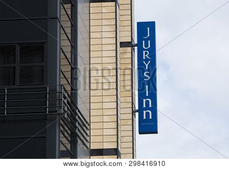 Jurys Inn Hotel Sign, Station Rd, Nottingham, Nottinghamshire, Uk - 3rd April 2018
