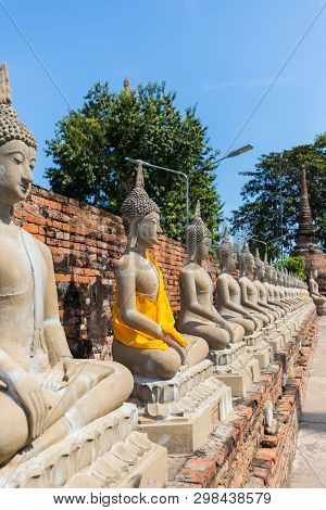 Ayutthaya Historical Park Covers The Ruins Of The Old City Of Ayutthaya, Wat Yai Chai Mongkon. Ayutt