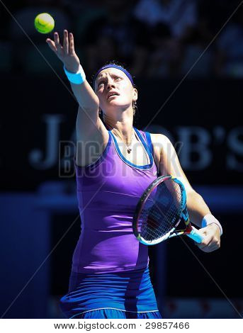 MELBOURNE - el 17 de enero: Petra Kvitova de la República Checa en su primera ronda victoria sobre Vera Dushevi