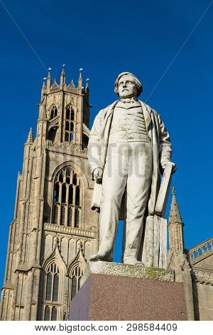 Boston, Lincolnshire, United Kingdrom, 19th October 2014, Thestatue Of Herbert Ingram Infront Of Sai