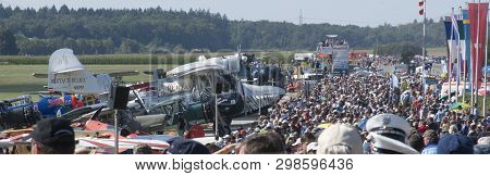 View Of Crowdline At Hahnweide Oldtimers Airshow, Hahnweide Airfield, Baden-wurttemberg, Stuttgart, 
