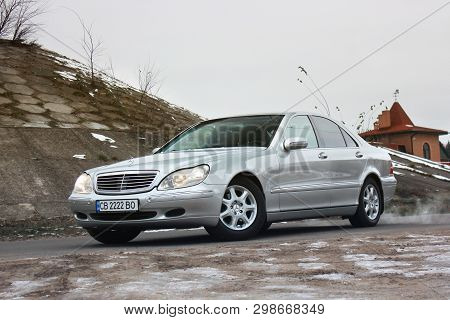 Kiev, Ukraine - November 22, 2018: Mercedes-benz S-class In Winter Against The Background Of Houses