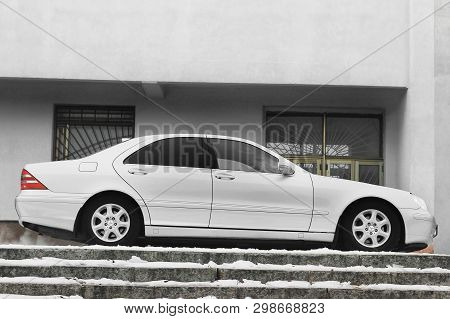 Kiev, Ukraine - November 22, 2018: Mercedes-benz S-class In Winter Against The Background Of The Bui