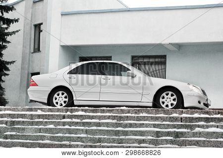 Kiev, Ukraine - November 22, 2018: Mercedes-benz S-class In Winter Against The Background Of The Bui