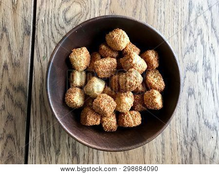Turkish Salty Bakery Bagel Balls Kahke Simit With Sesame Seeds / Salted Snacks