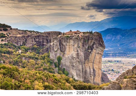 Monastery Of The Holy Trinity On Cliff. Greek Destinations. The Meteora Monasteries, Greece Kalambak