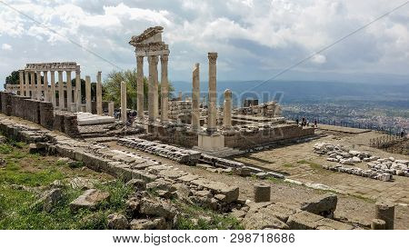 Roman Temple Of Trajan, Pergamon, Turkey. For Over 150 Years, Pergamon Was One Of The Most Important