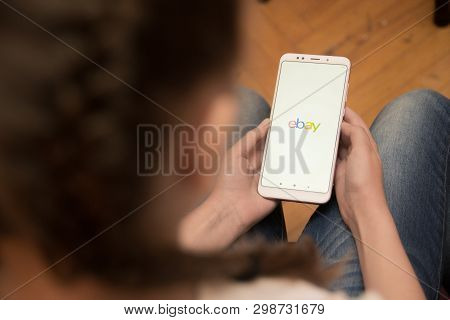 April 22, 2019 Stavropol, Russian Federation. In The Hands Of The Girl Phone Xiaomi, Which Runs The 