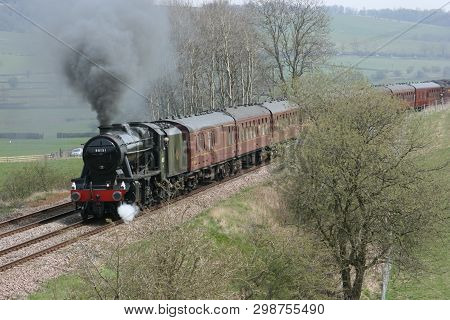 8f Steam Locomotive No. 48151 At Gargrave - 23rd April 2010 With The Whitby-carnforth Charter Train 