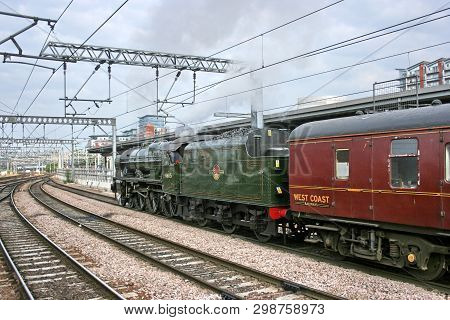 Royal Scot Steam Locomotive - Scots Guardsman At Leeds Station - 26th June 2010 With White Rose Char