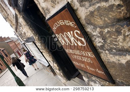 Lincolnshire Books At Jews House On The Strait Leading Up To Steep Hill And The Cathedral, Lincoln, 