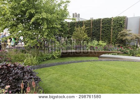 The Chelsea Barracks Garden By Jo Thompson, Rhs Chelsea Flower Show 2016, Chelsea, London, Uk - May 
