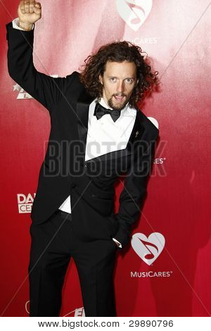 Лос-Анджелес, Калифорния - 10 февраля: Джейсон Мраз на 2012 MusiCares Человек года дань Поль McCart