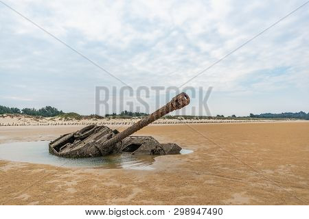 M18 Hellcat Abandoned On The Oucuo Beach, Kinmen, Taiwan