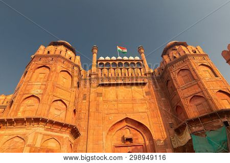 Red Fort Is A Historic Fort In Delhi, India. Mughal Emperors Lived Here Till 1856, It Was Built By S