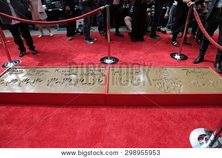 LOS ANGELES - MAY 1:  BIg Bang Theory Handprints at the 