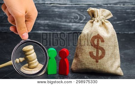 Bag Of Money, People And The Judge's Hammer. The Concept Of Business Conflict. The Division Of Prope