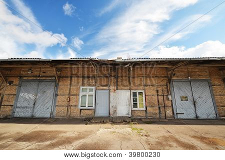 Varaston Shelter