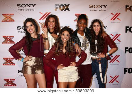 LOS ANGELES - 6 dec: สามัคคีห้ามา X ตัวคูณ 2012 สุดท้ายสี่ฝ่ายที่โรเดโอไดรฟ์บน 