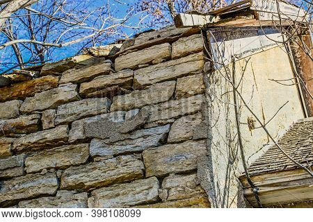 Kenyon, Mn, Usa, November 27, 2020. The Limestone Walls Of An Old Country School House Which Is Slow