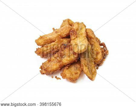 The Close Up Of Thai Tasty Deep-fried Sliced Banana (kluay Khek) Snack  Vegetarian Food Isolated On 