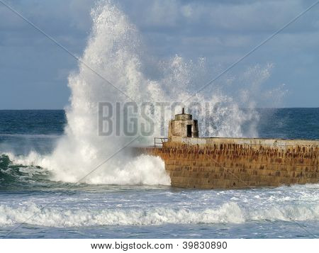 Portreath ท่าเรือใหญ่ขาวน้ำคลื่นสาด UK คอร์นวอลล์