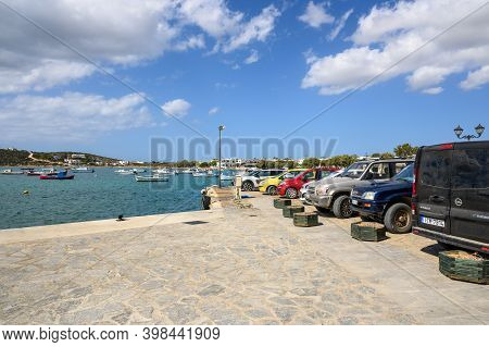 Paros, Greece - September 27, 2020: Aliki Harbor. Aliki Is Beautiful Coastal Village With A Pictures