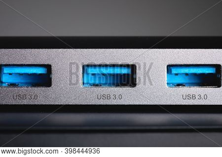 Extreme Macro Usb 3.0 Ports On Universal Hub Panel