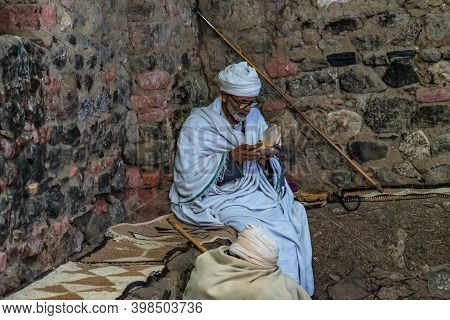 Lalibela, Ethiopia - Feb 14, 2020: Ethiopian People At The Famous Monastery Neakuto Leab Near Lalibe