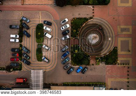 Ivano-frankivsk, Ukraine September 26, 2020: Independence Avenue, The City Of Your Dreams, Hotel Nad