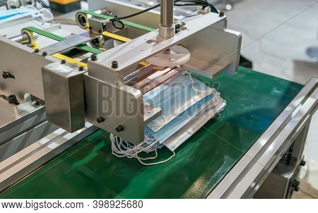 automatic machine for the manufacture of medical masks with nanofiber. Coronavirus and Covid-19 Protection