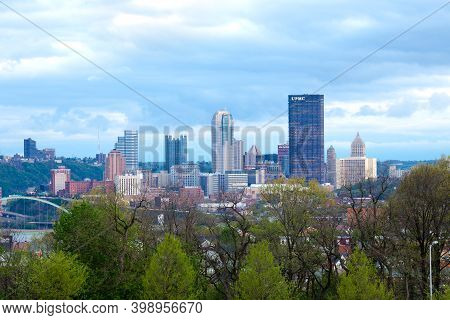 Pittsburgh, Pennsylvania, United States - April 29, 2011: Schenley Park At Oakland Neighborhood And 