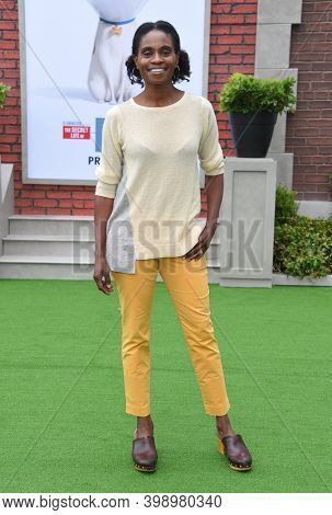 LOS ANGELES - JUN 02:  Adina Porter {Object} arrives for âThe Secret Life Of Pets 2â  Premiere on June 02, 2019 0 in Westwood, CA                