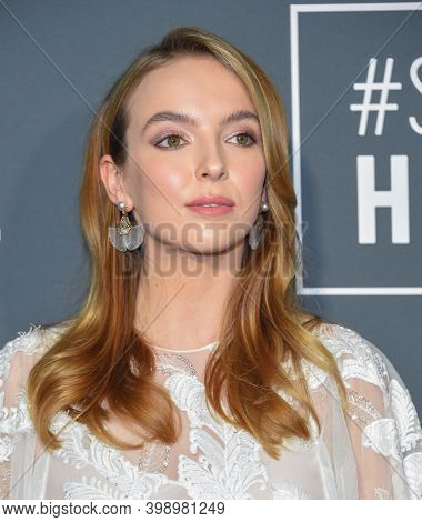 LOS ANGELES - JAN 13:  Jodie Comer {Object} arrives for â24th Annual Critics' Choice Awards on January 13, 2019 0 in Santa Monica, CA                