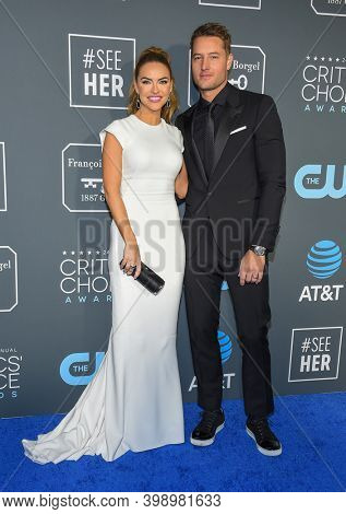 LOS ANGELES - JAN 13:  Chrishell Stause and Justin Hartley {Object} arrives for â24th Annual Critics' Choice Awards on January 13, 2019 0 in Santa Monica, CA                