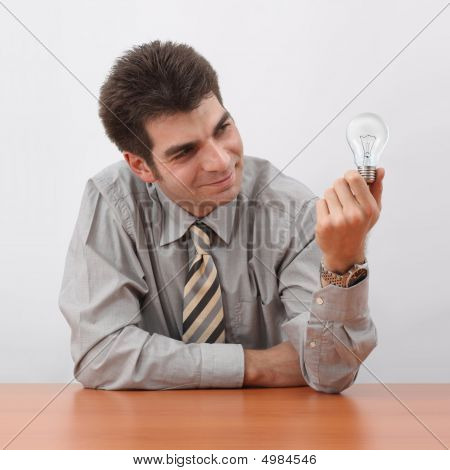 Uomo d'affari generare idee