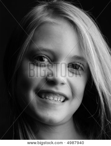 Smilende 6-årig pige